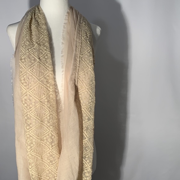 Una Tala Infinity scarf - Picture 2 of 6